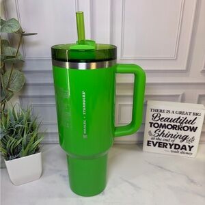 Stanley x Starbucks Green Pearl 40oz BNWT